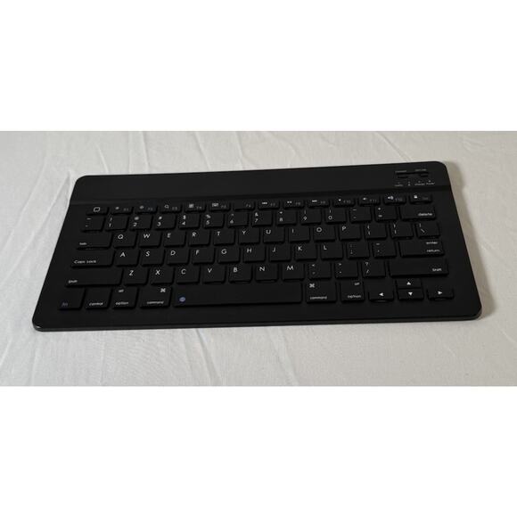 Ultra-Slim Rechargeable Bluetooth Keyboard w/o Charing Cable Black 86-10 - Picture 1 of 12